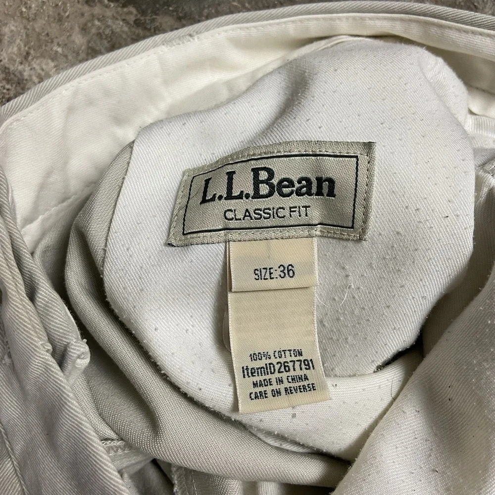 L.L. Bean Classic Pleated Chino Shorts Size 36 Beige Regular Fit Casual Wear